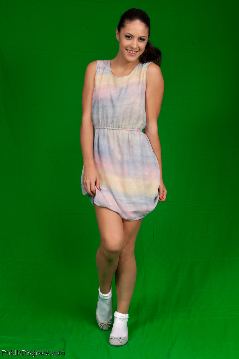 Carolina Abril Mona Wales Rob Diesel Öffentliche Schande Nackt