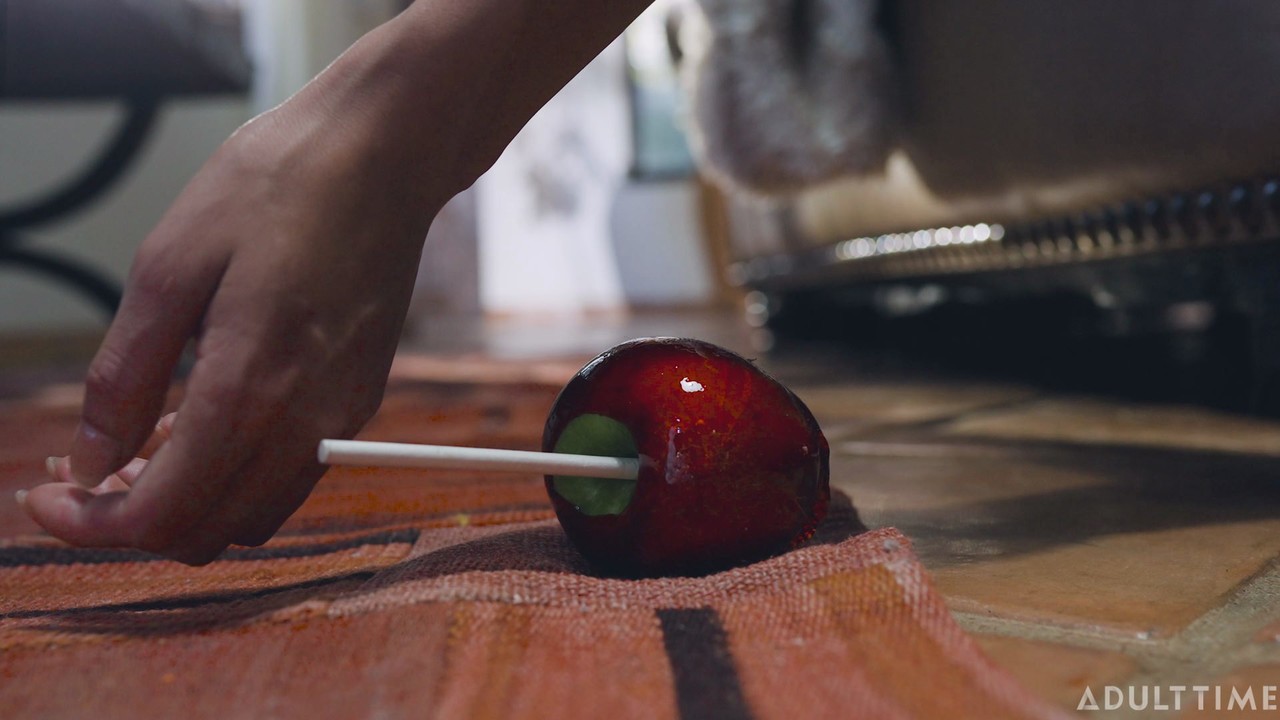 Natalie Mars, Emily Willis & Dante Colle Star In Transfixed Naked Gallery