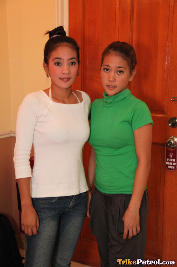 एमेच्योर फिलिपिना क्यूटीज अप्रैल और मे चूसती हैं लंड और अपने रसीले छेद चुदवाती हैं