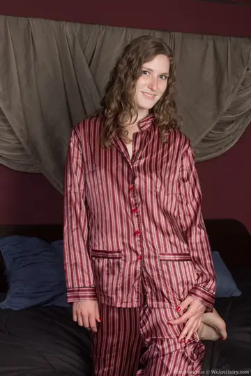 Kiss Montress – Slim Pale Brunette Strips and Spreads Her Hairy Pussy
