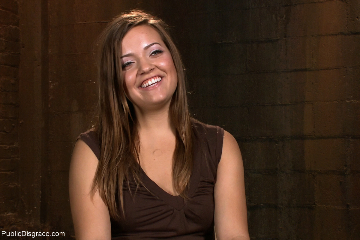 公開恥辱 アシュリン・リー、ジェームズ・ディーン、プリンセス・ドナと共に