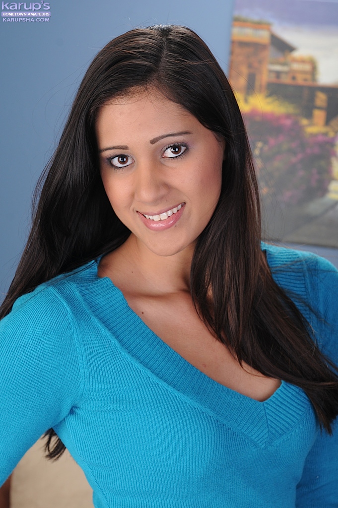 بيتيت هاوية كاساندرا ماري تتعري صدر صغير مؤخرة صغيرة