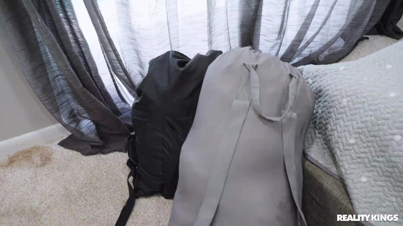 صور ساخنة لجوني لوف وناتالي بروك من رياليتي كينغز