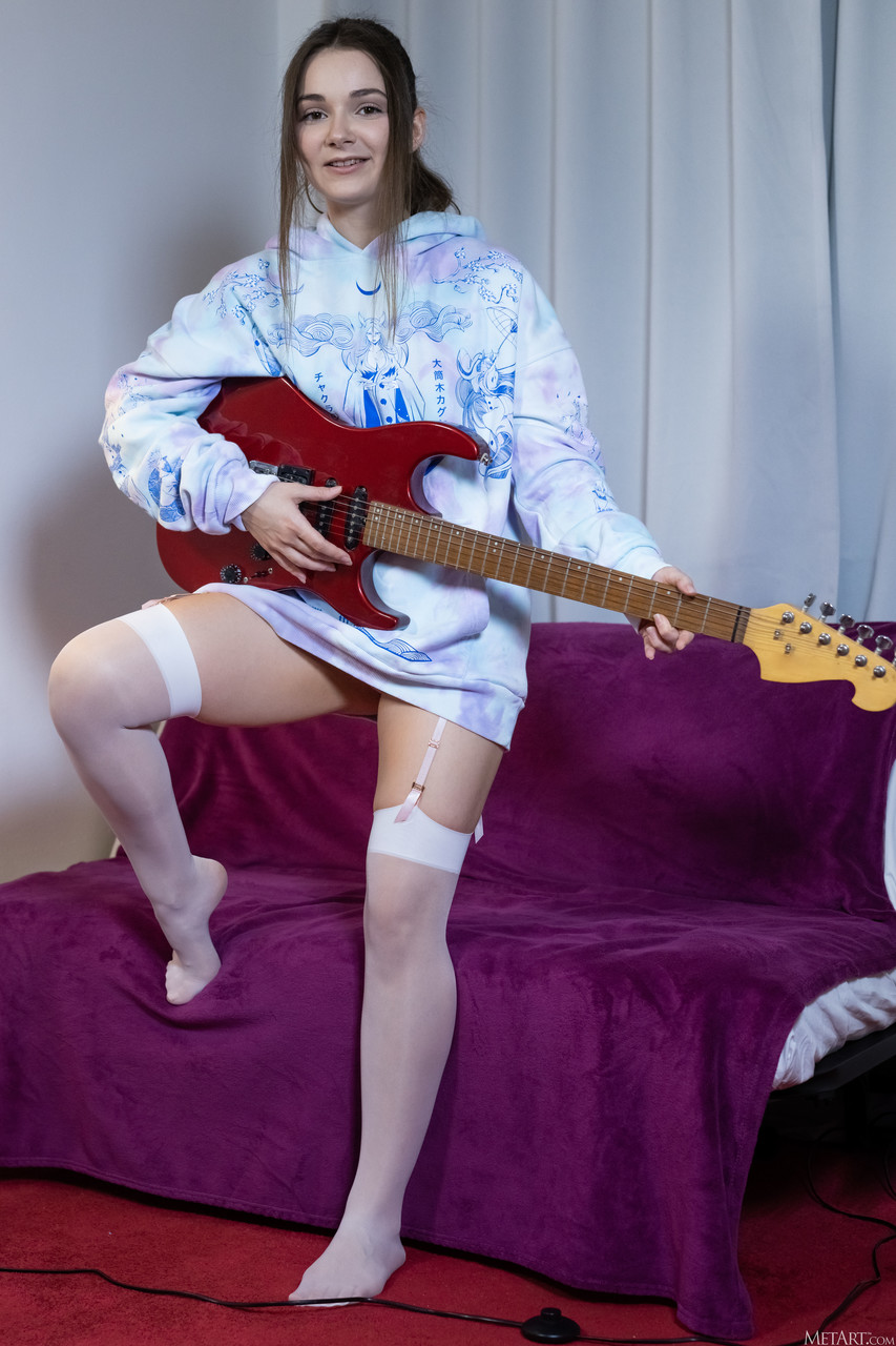 Met Art 喵声 Simona 色情图片