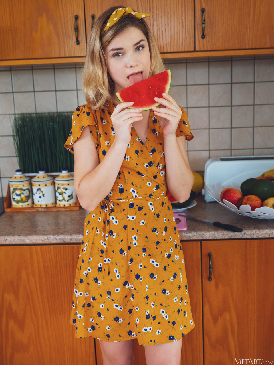 मेट आर्ट पर एलिस नेक्रासोवा की नग्न तस्वीरें