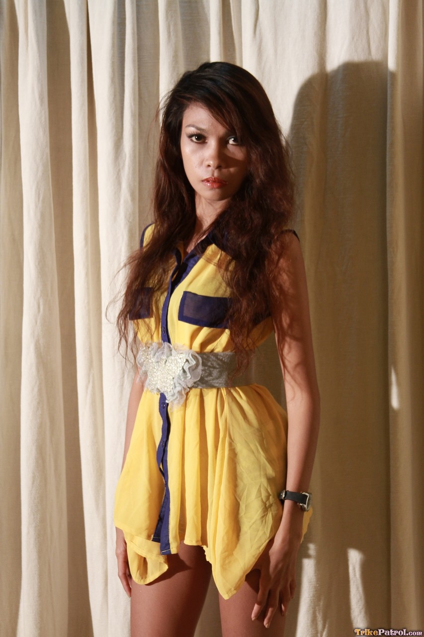 亚洲Fani Labaton在独演中展示巨乳