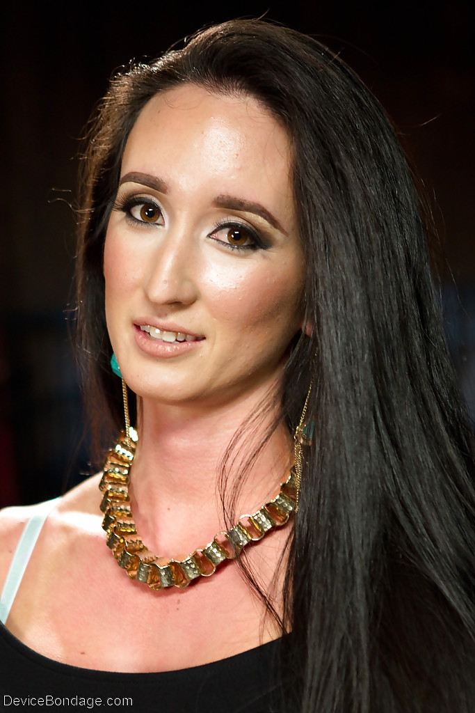 الربط الشعر البني فيرجينيا نفق البول أثناء الربط