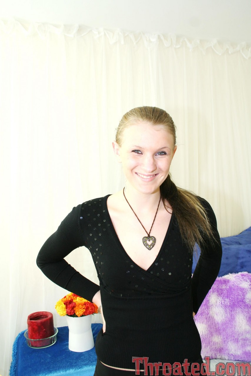 フランス人アマチュアミルフ初めてのフェラチオをカメラに