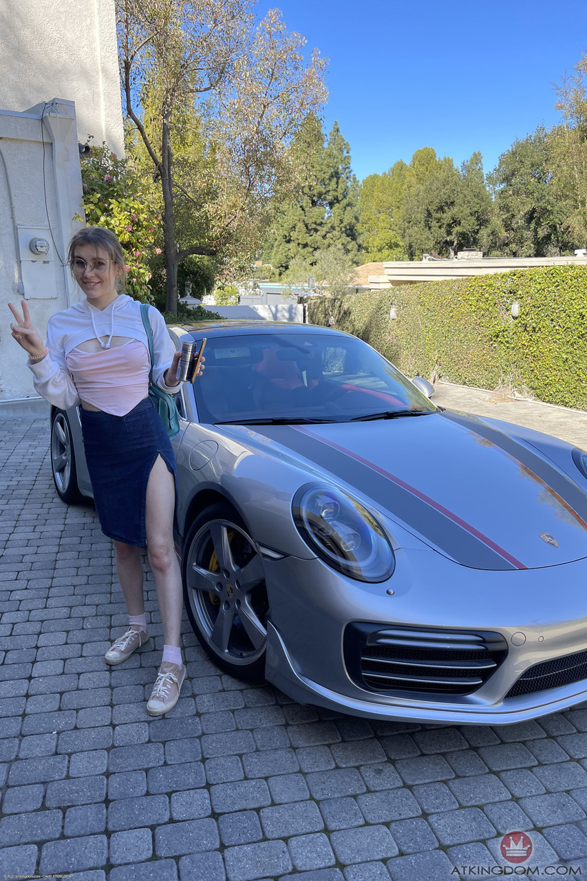 فيونا تبرع الحبيبة المبتدئة الصديقة العامة تدليك كتلة اللحم من المهبل