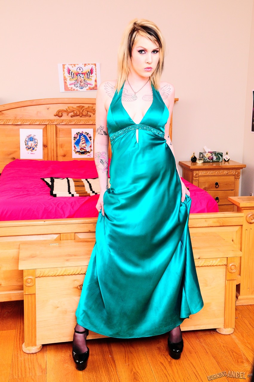 Envy Vicious Solo Model Strips Gown For Nude Garters Nylons