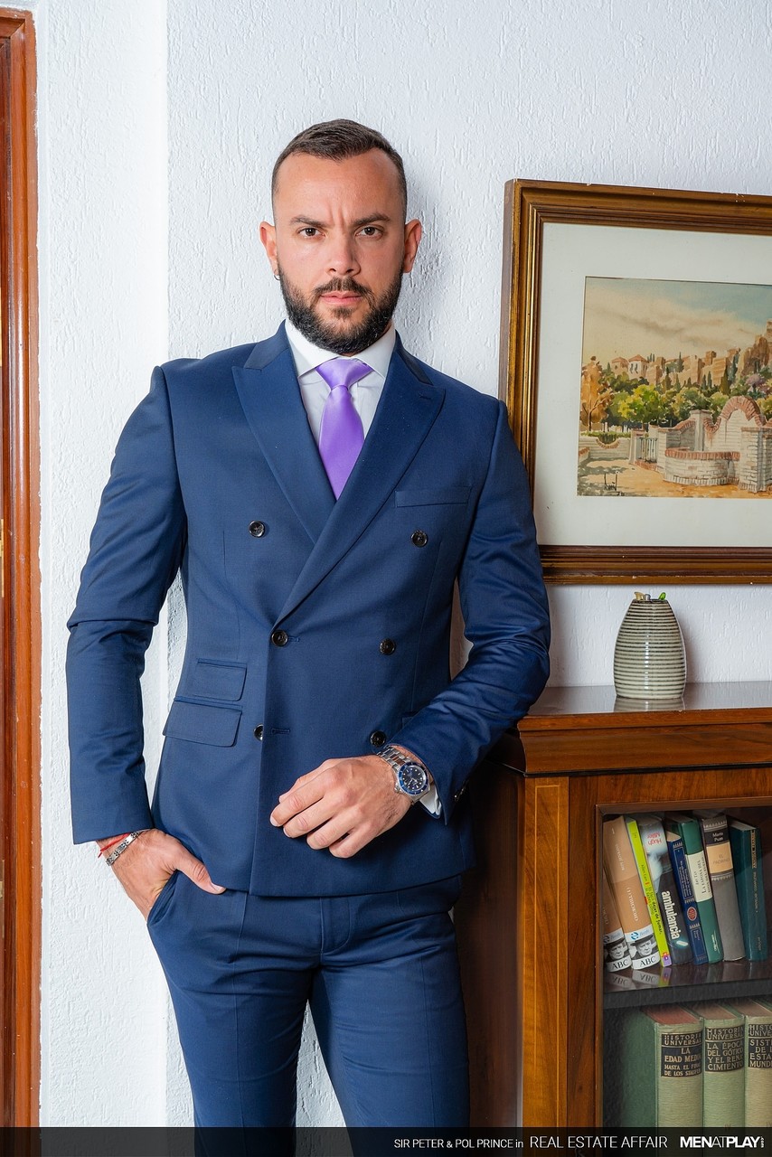 الأثرياء وسيمين مثليون بول الأمير وسير بيتر متعة شرجية في الهواء الطلق