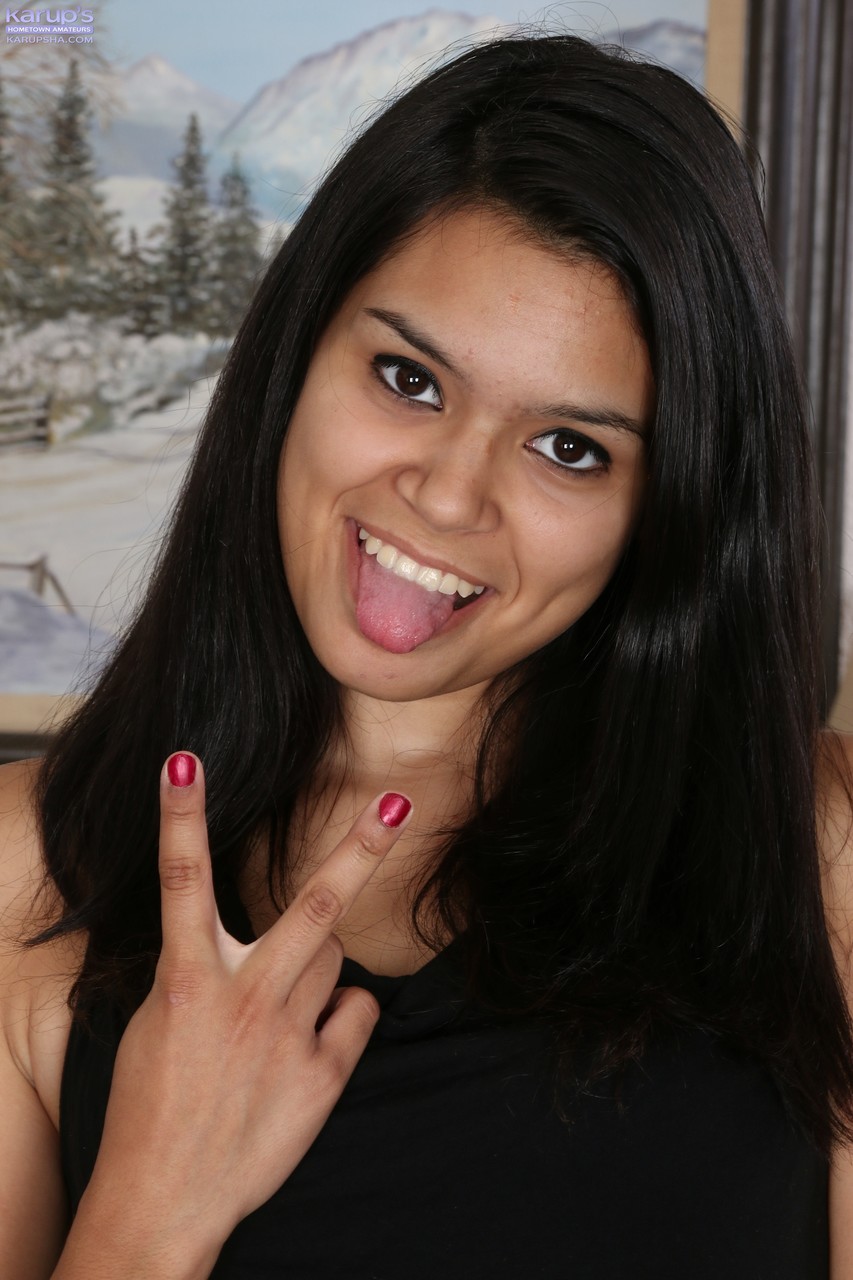 सेलेना गार्सिया करप्स होमटाउन एमेच्योर XXX चित्रों में