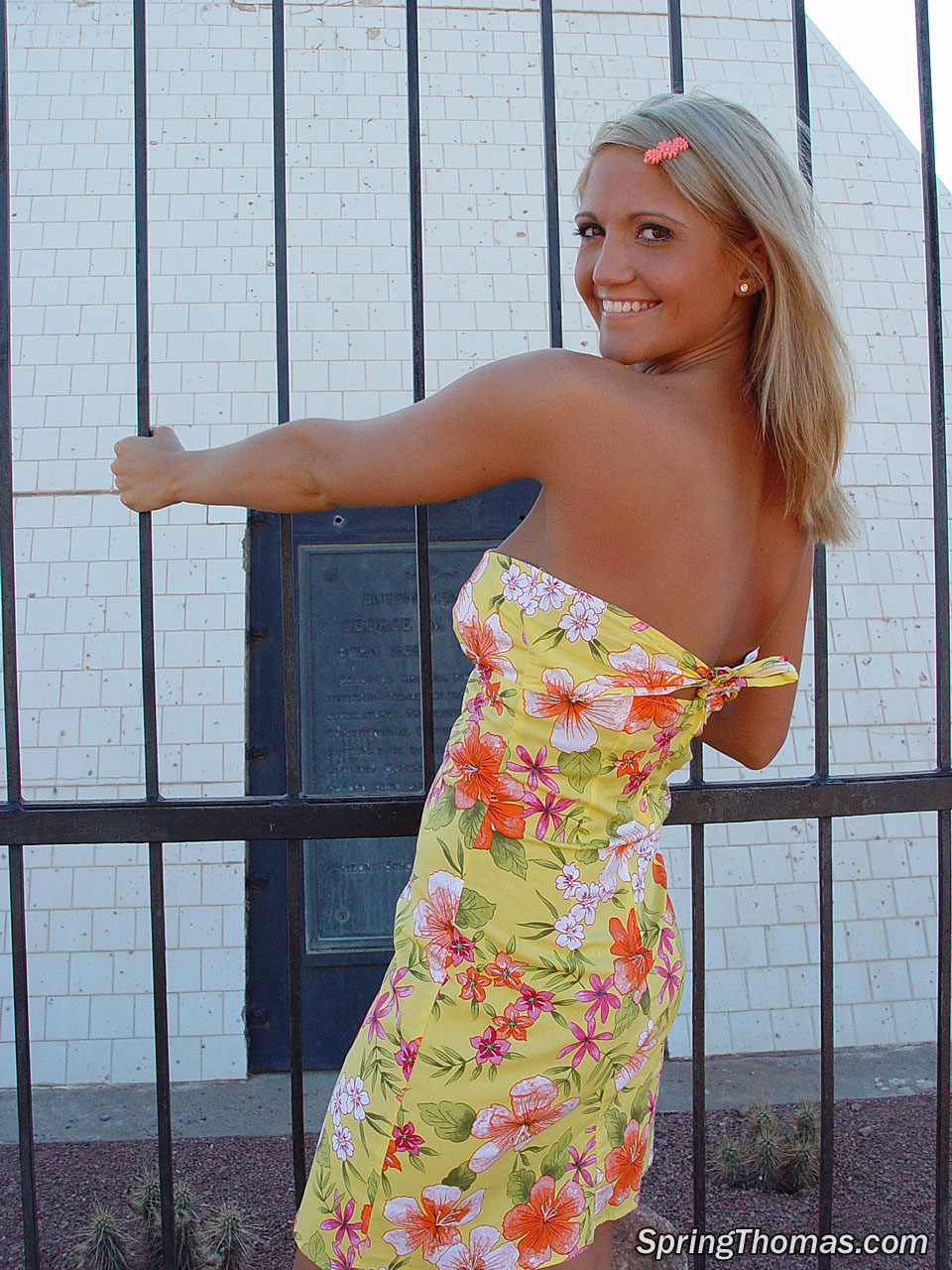 18+ Teen Girl Spring Thomas Flashes Nice Tits And Twat Under Hot Sun