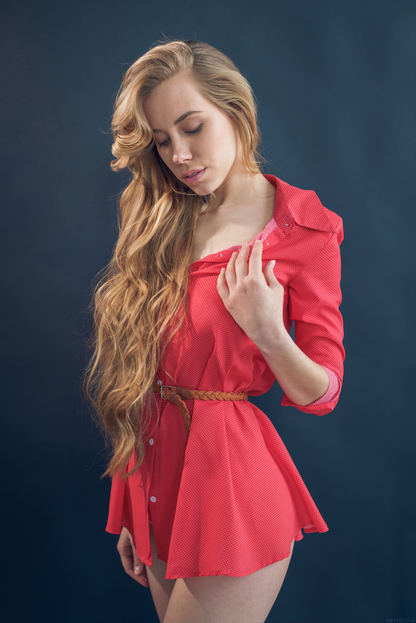 Ryana Taarif Qisat ShaAr Almaraa Almujazzaa Fee Estryptiz Malaki