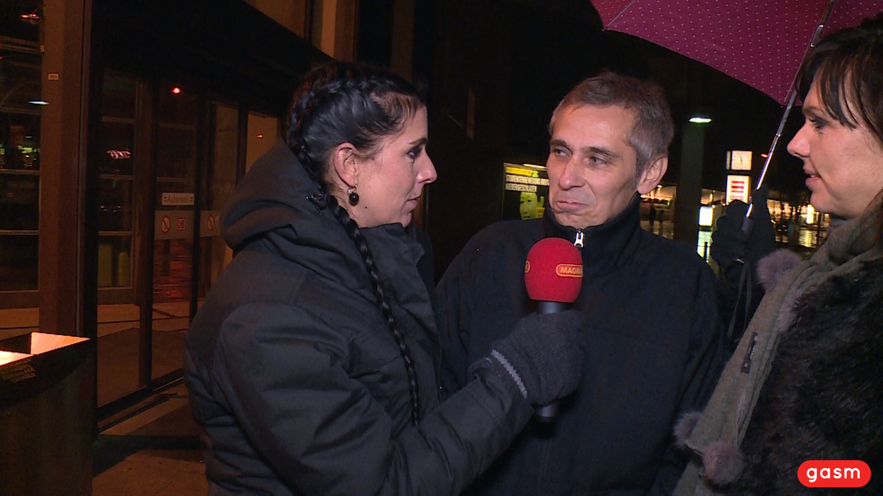 金发拉娜·维加斯享受FFM口交三人行