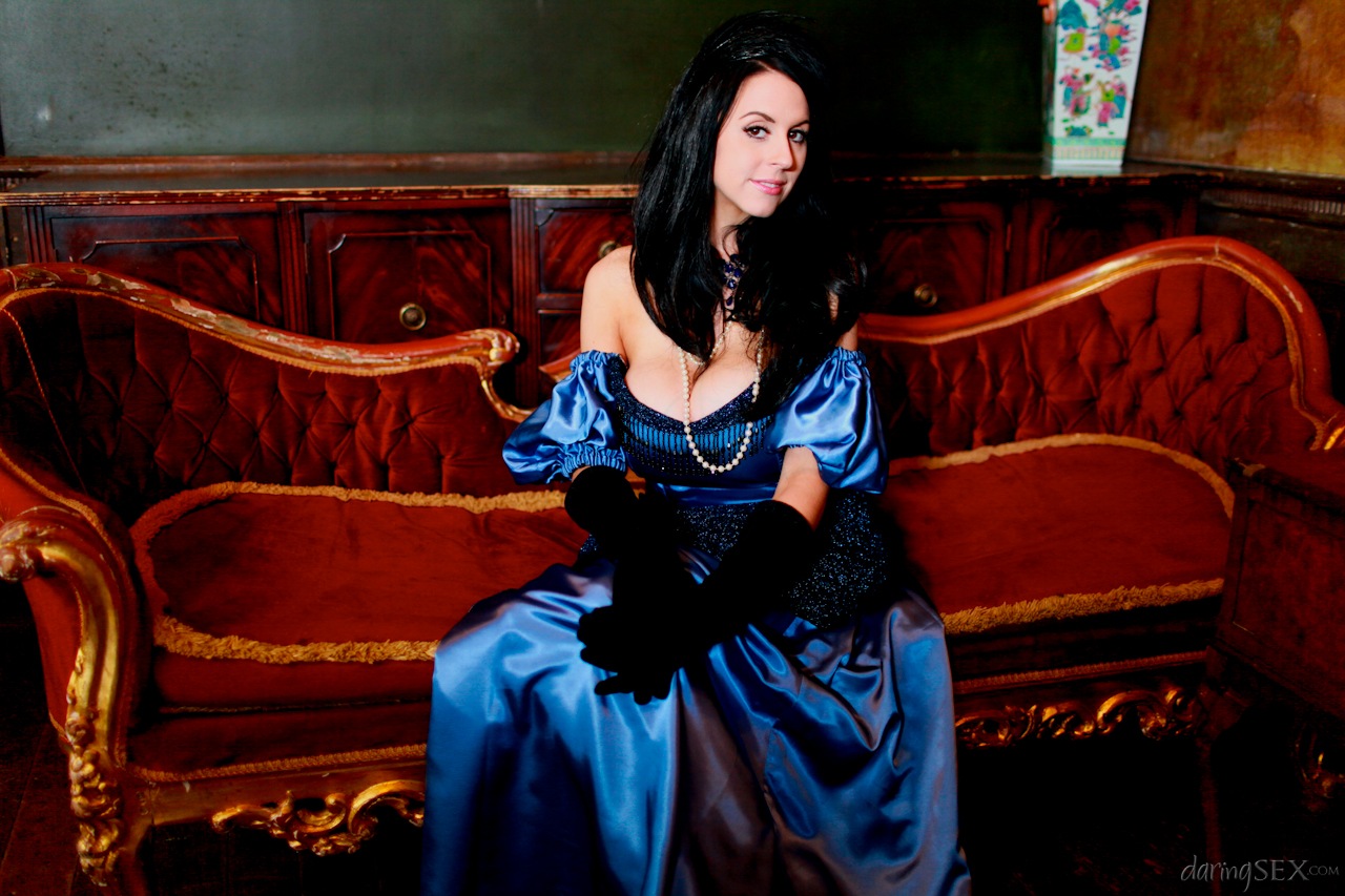 Lesbian Pornstars Louise Jenson And Paige Turnah Kiss