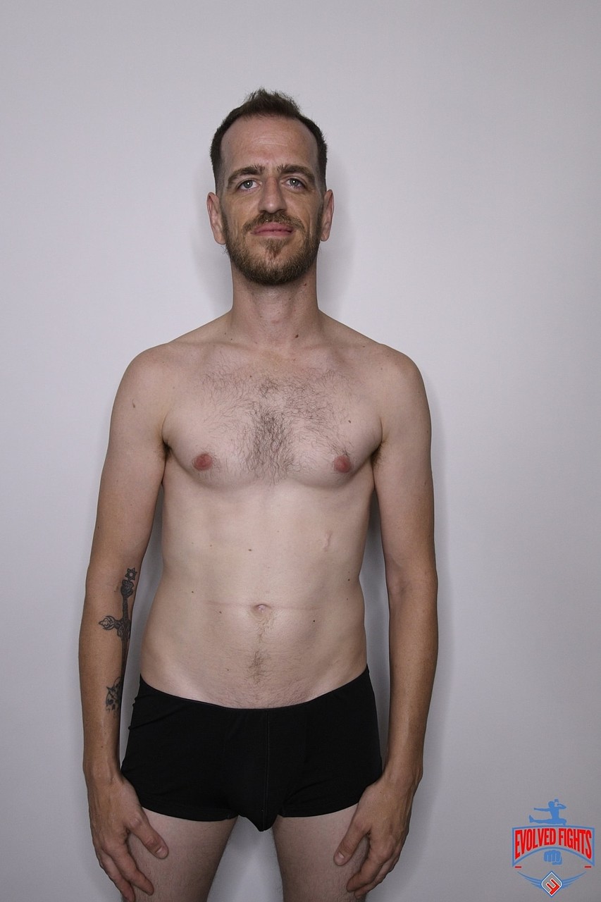 La Lutteuse Jasmeen Lefleur Monte et Étouffe Son Homme Chanceux