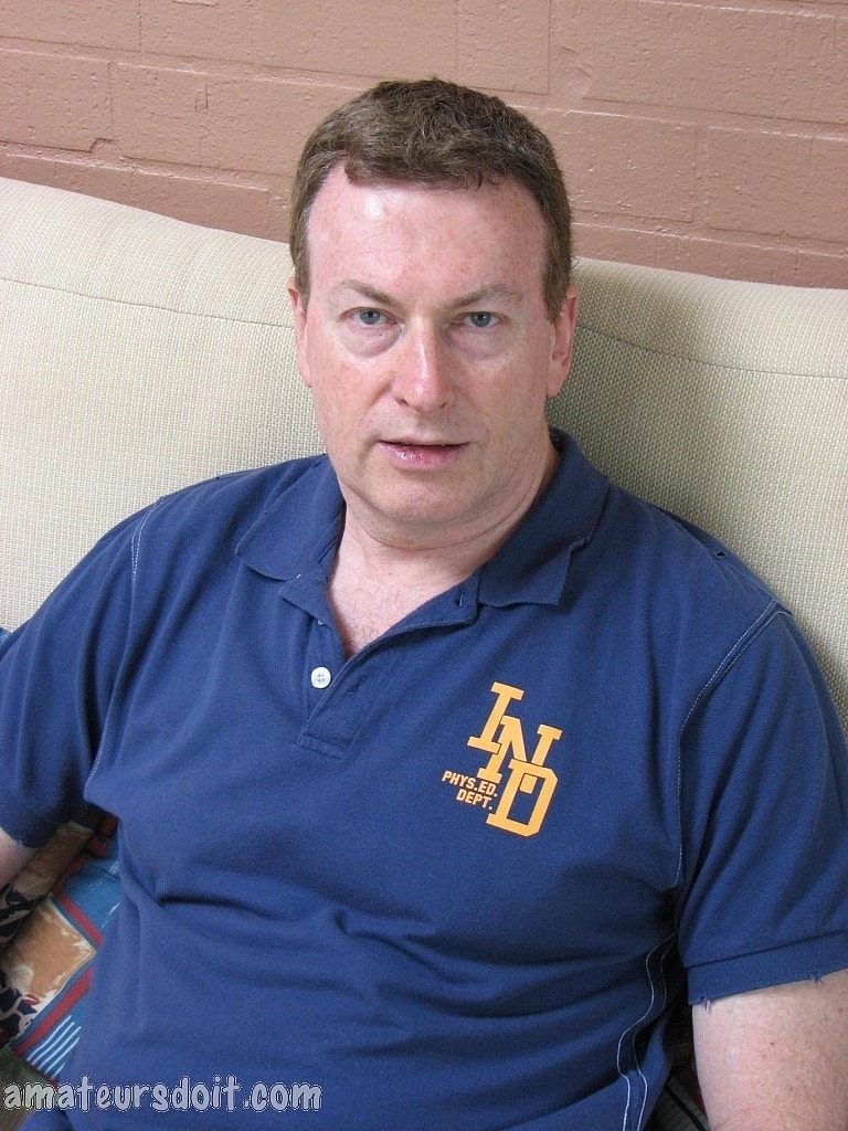 Coquin Père Gai Sean Edge Caresse Son Corps Velu Et Se Masturbe