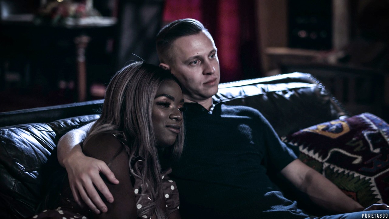 الجميلة أليكس ماك وآنا فوكس