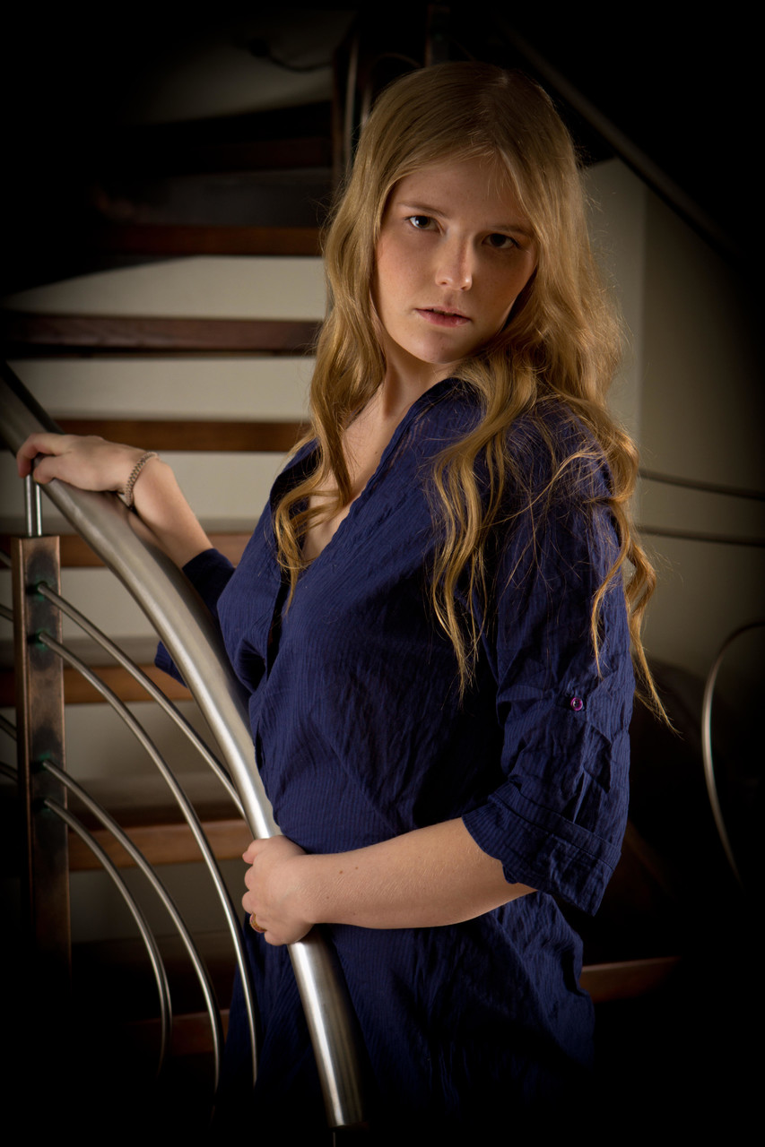 官能的なエロティック写真の中のエブリナAとのエロティックな生活