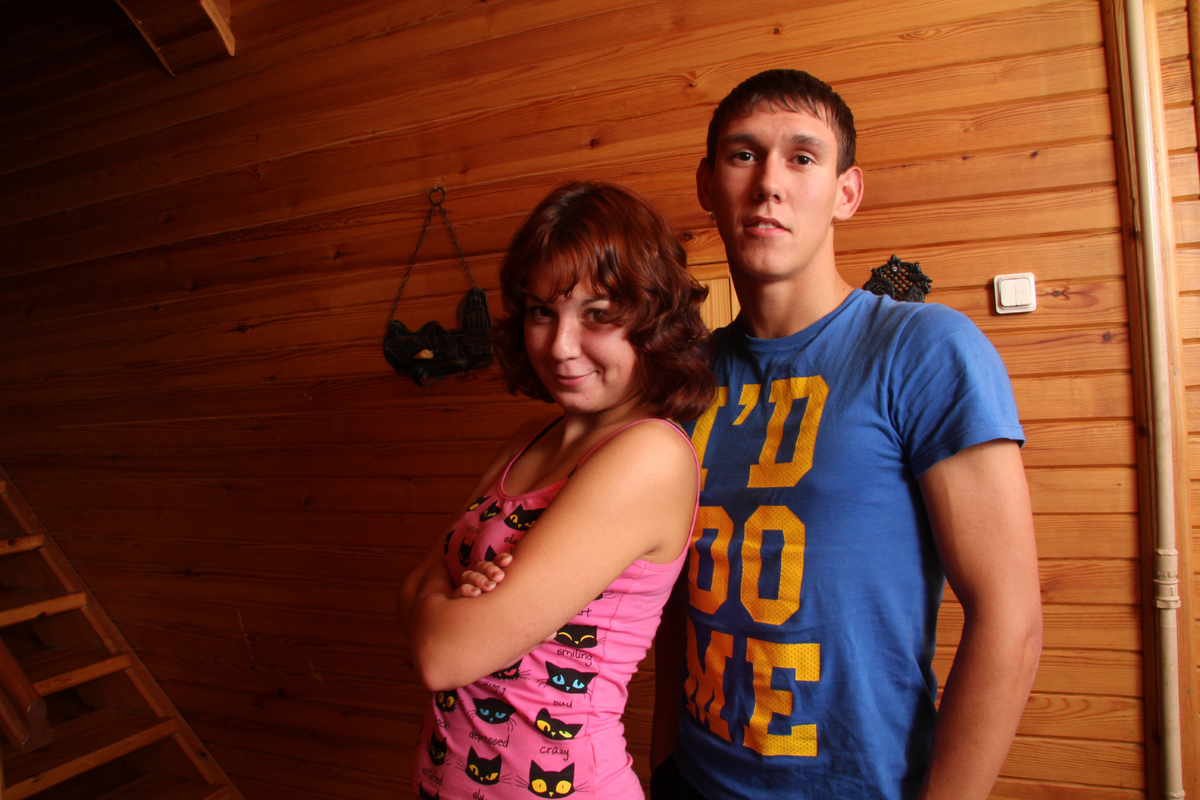 Redheaded Teen and Her Boyfriend Have Sex on a Bench and Rug