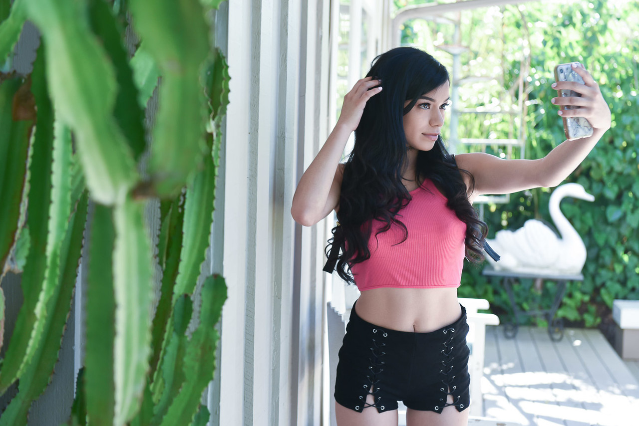 萨凡纳·西克斯被哈尼·布洛瑟姆的丈夫秘密操了