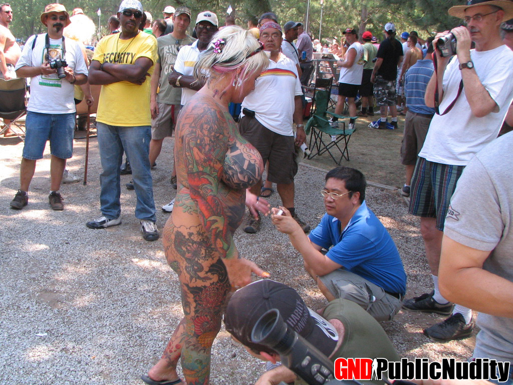 Candid Behind-The-Scenes Stripshow At Clothing Optional Club