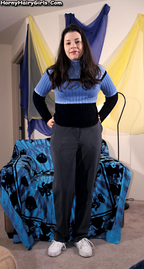 曲線美の素人キミー・ウェストとの激しいスパンキング後の大きな未割礼チンポのフェラ