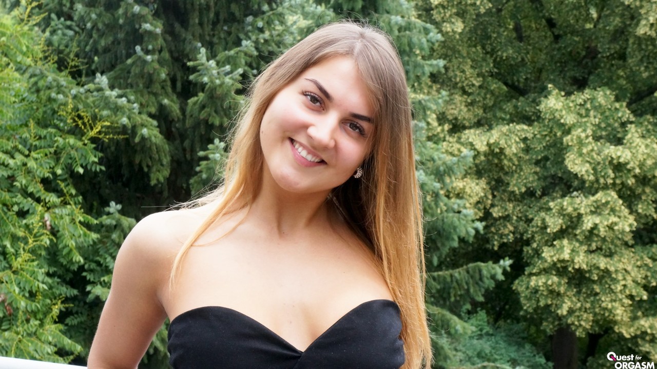 Allen Benz Masturbates Her Tight Pussy With Toys And Vibrator