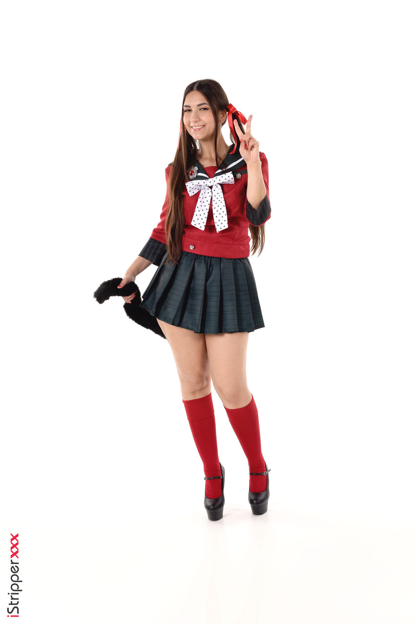 性感的深色头发莫娜蛇肛门玩具行动