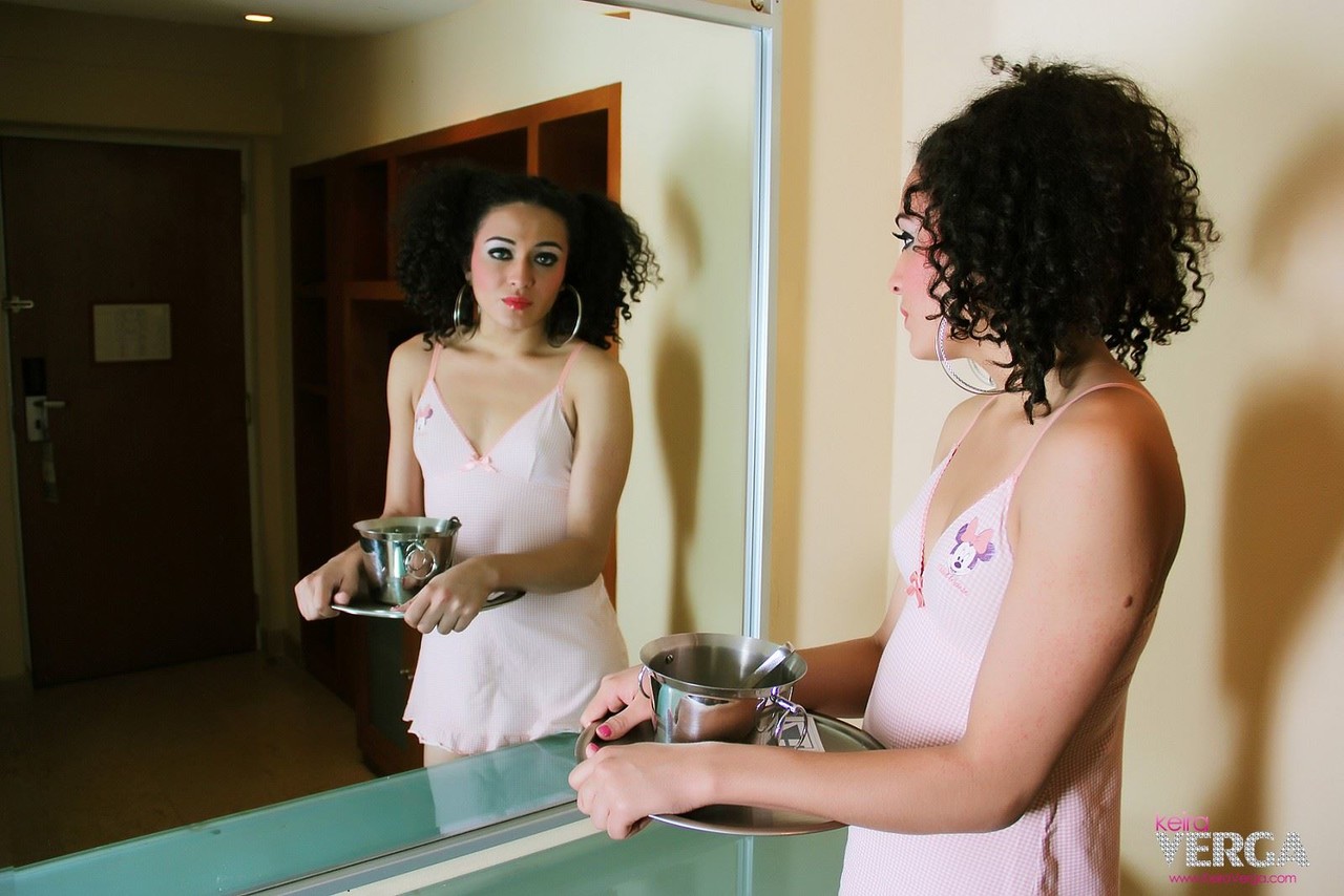 الصور الساخنة الرسمية لكيرا فيرغا