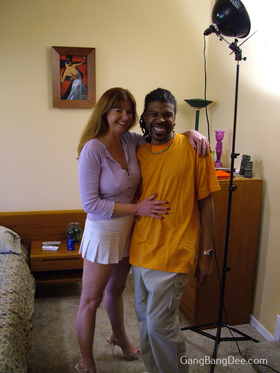 الحمراء الهواية دي ديلمار تمتص وتنام مع زب أسود طويل