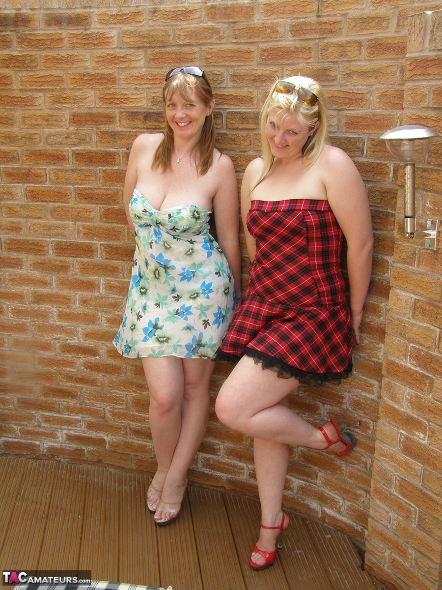 एमेच्योर चिक सामन्था की पहली समलैंगिक सेक्स अनुभूति