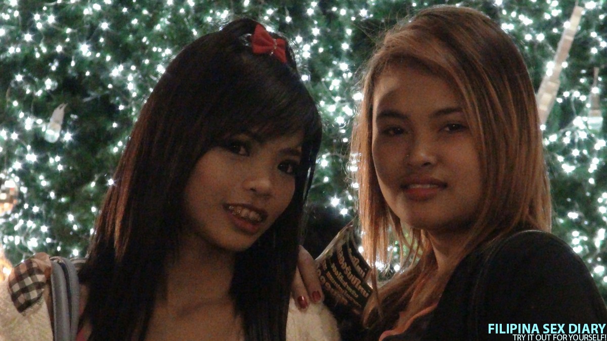 愛らしいアマチュアアジアの女の子KamとTikが野性的な3Pでマンコを犯す