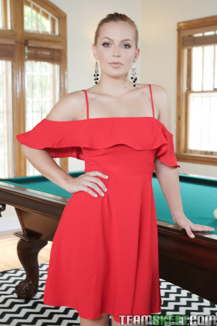 Blonde Porn Pics - 1K Galleries