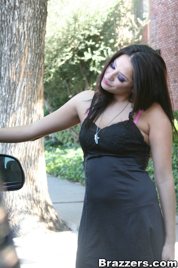 Shameless Pornstar Cassidey Picked Up And Sucking In Public