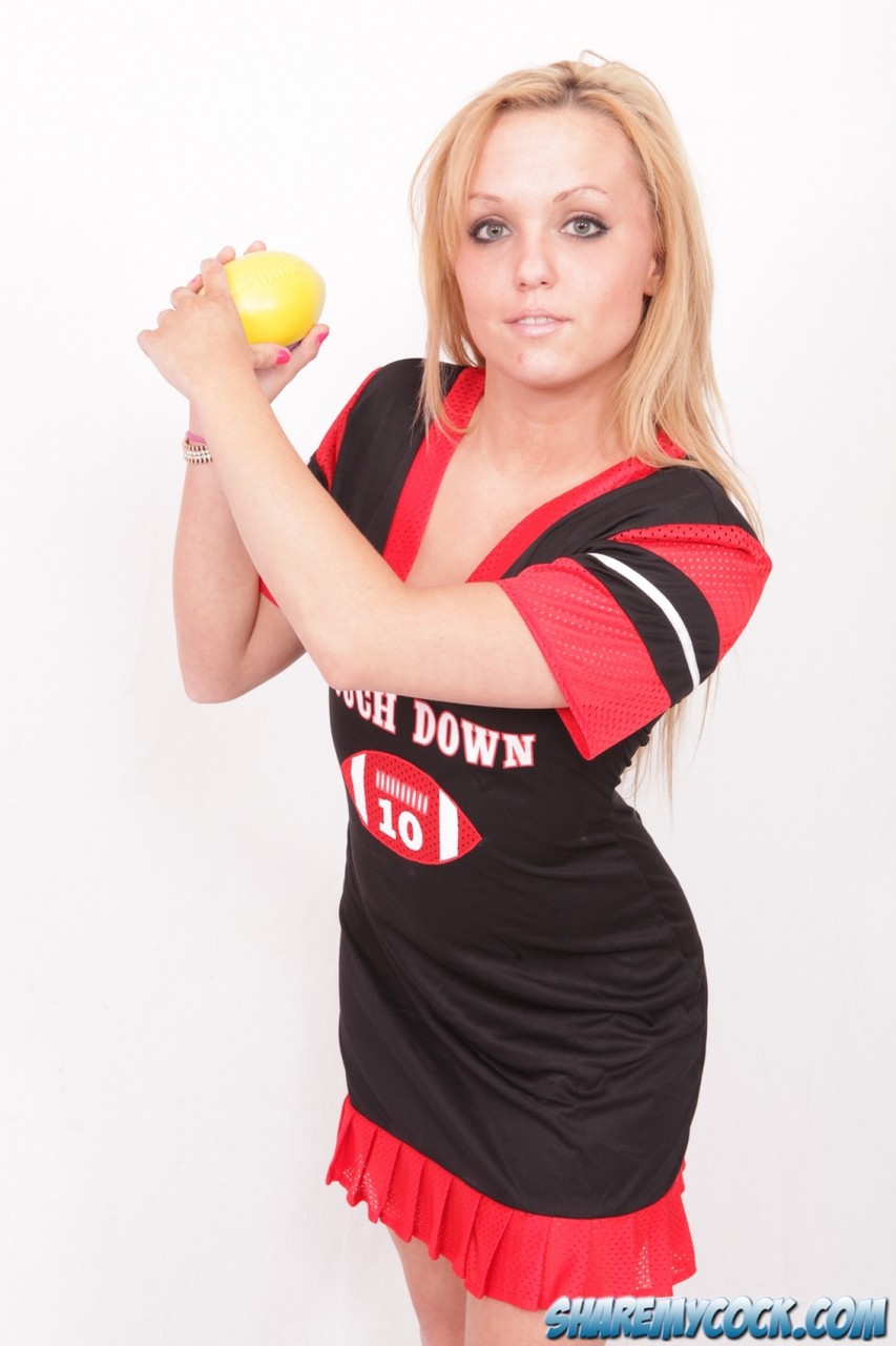 Lexi Swallow & Heather Lee: Blonde Cum Sluts Get Facialed In Threesome