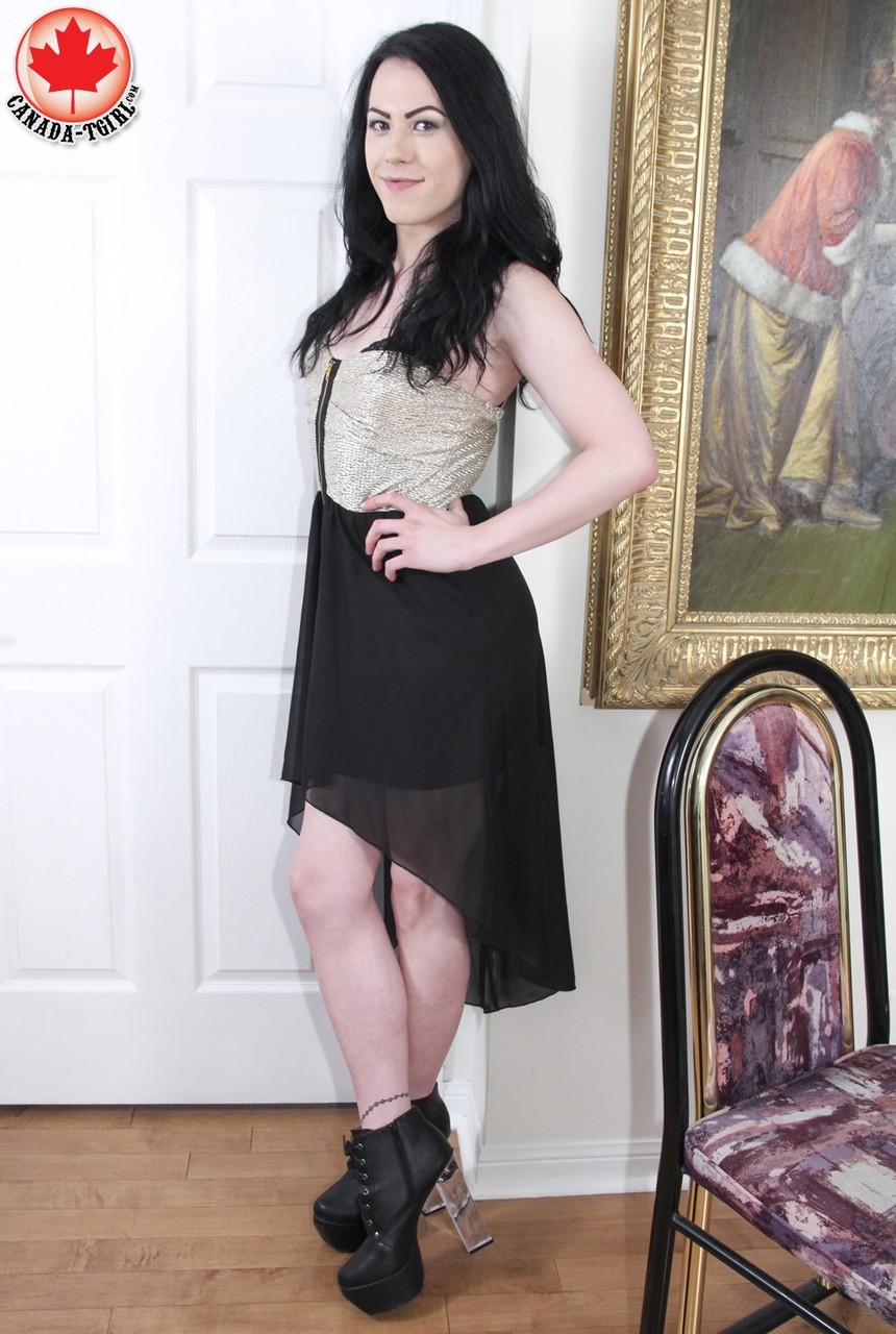 गरम कनाडाई टी-गर्ल ब्लेयर राइडर