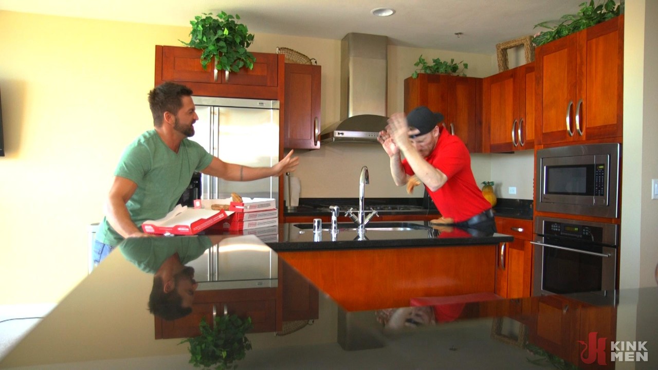 Dominic Pacifico En Hombres Al Borde Fotos Calientes