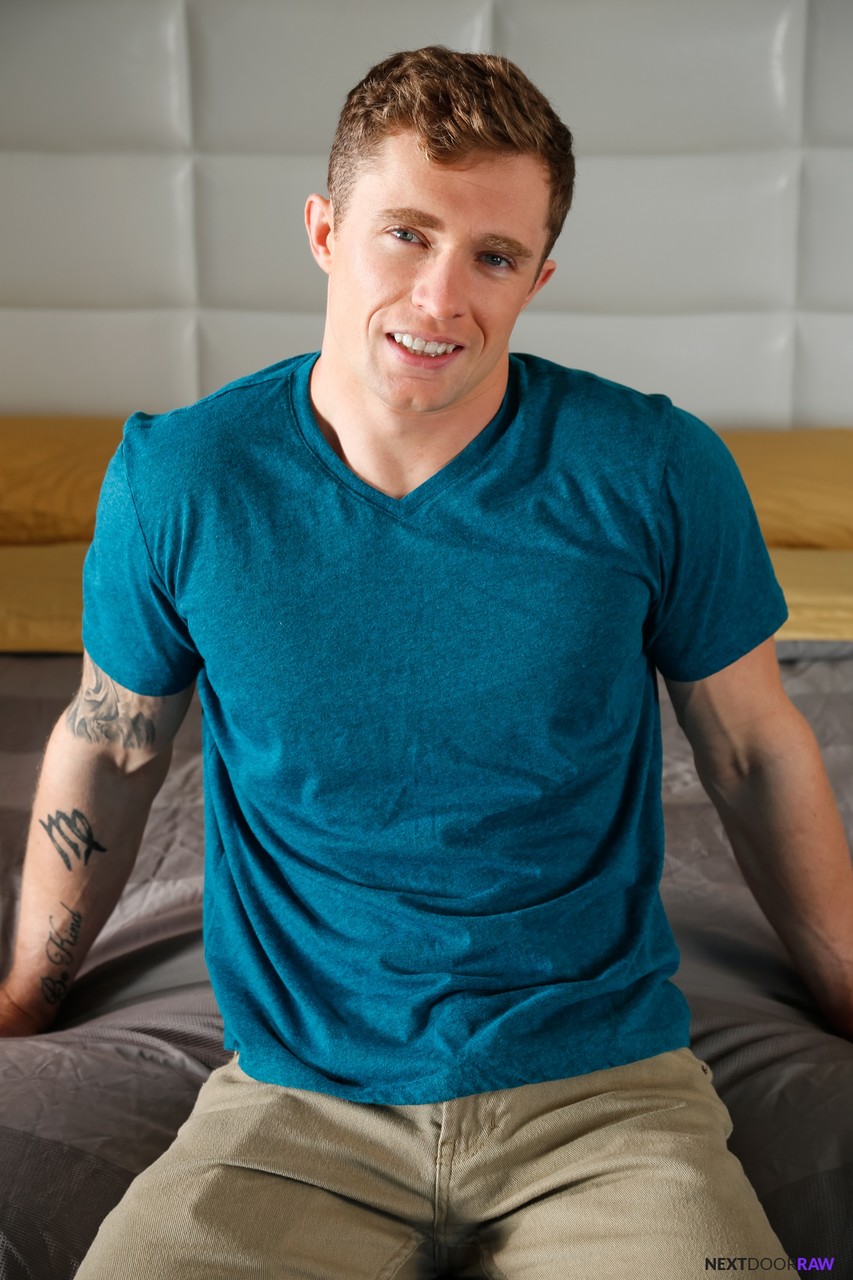 Гей Джек Хантер Получает Трах В Тугую Жопу От Татуированного Парня Марки Мора