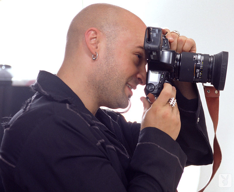 القنبلة المثيرة جينا باترون تُظهر مؤخرتها الساخنة والمغسولة في حوض الاستحمام