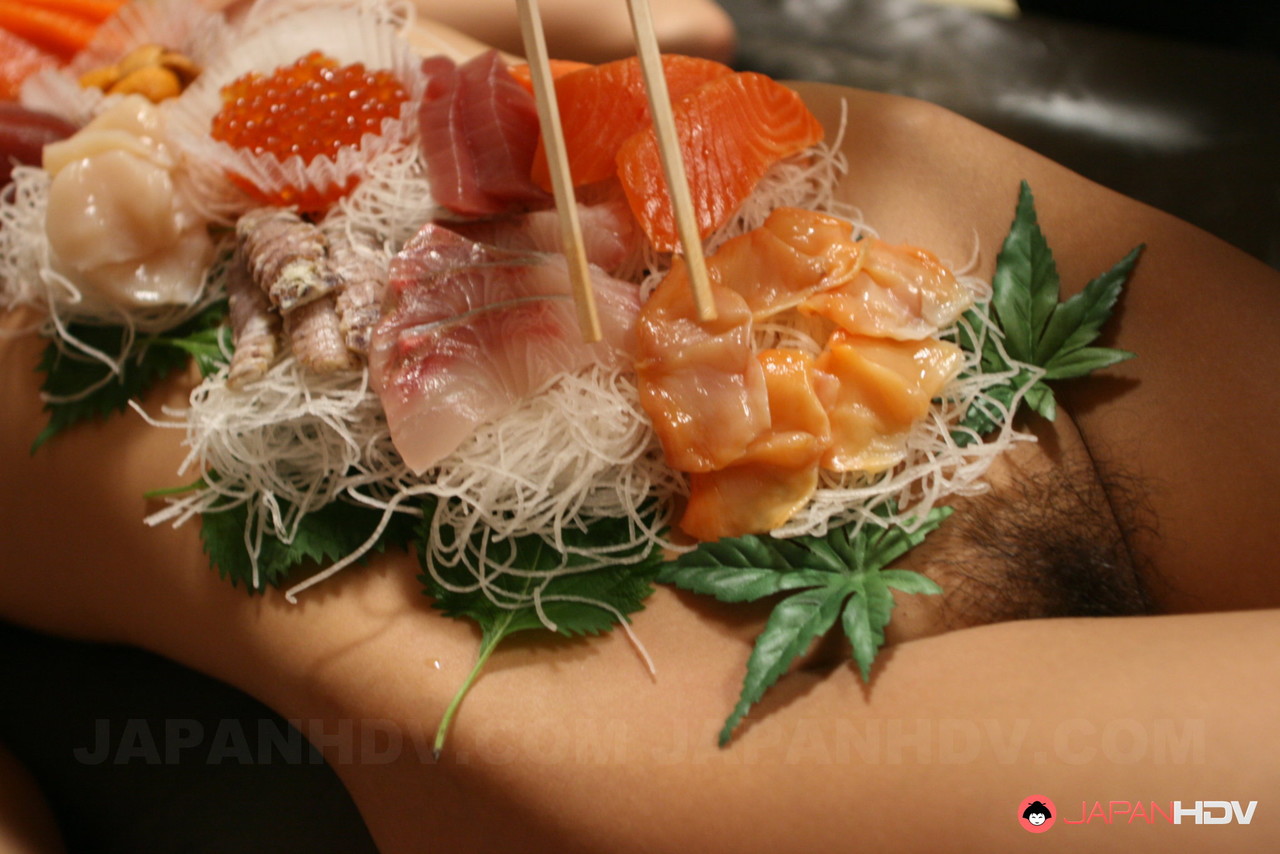 Asian Babe Ramu Nagatsuki Covered In Sushi