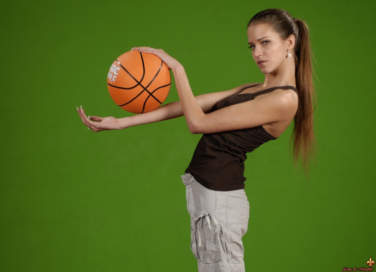 Silvie Deluxe Solo Girl Plays With Basketball Showing Firm Tits