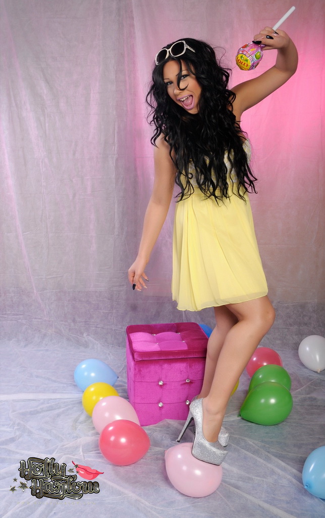 霍莉·哈洛 裸体 熟女 大奶 肛交 内射 口交 三人行