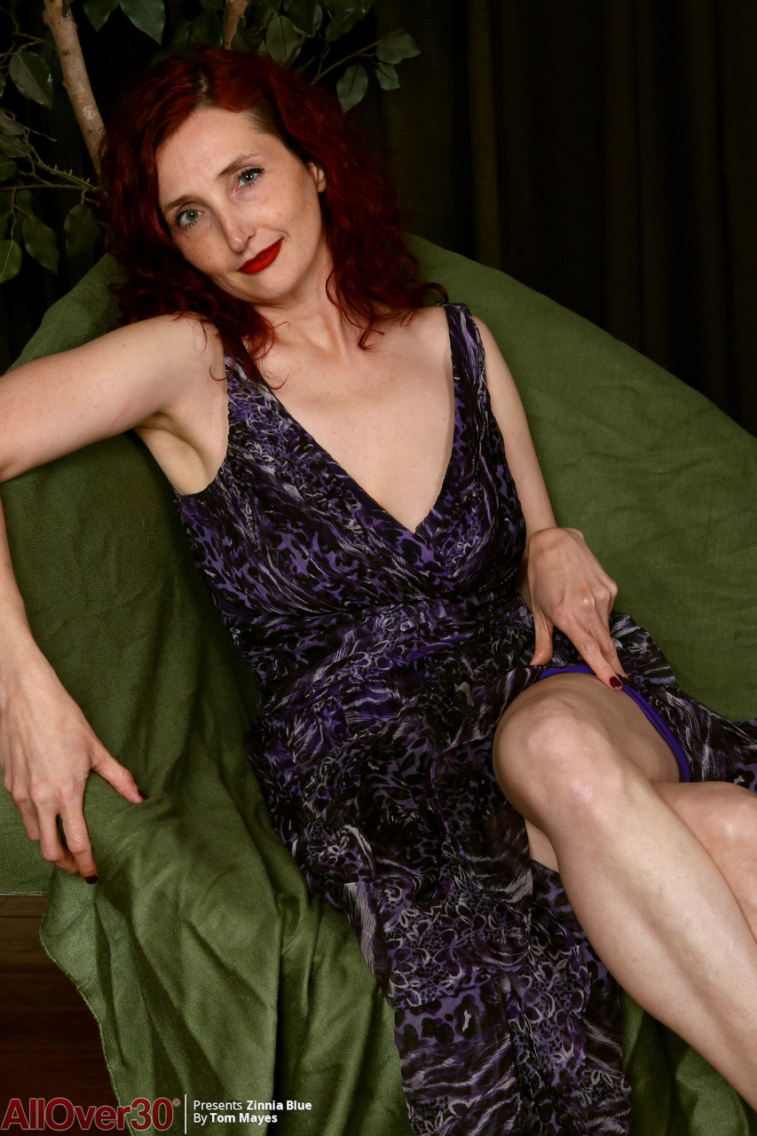 Zinnia Blue Hot 30 Plus Female Toys Pussy Long Legs Spread Wide Open