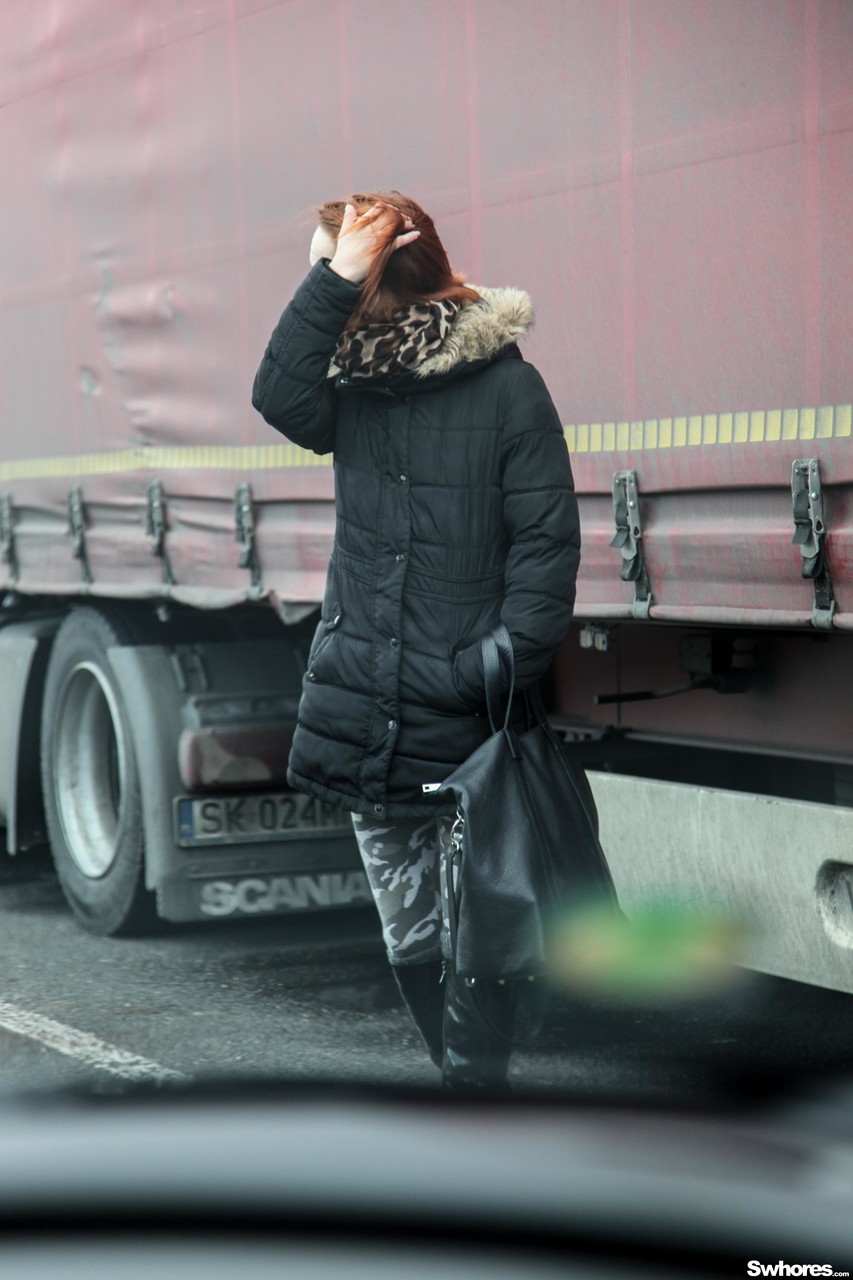 شقراء حمراء مص قضيب غريب ثدي صغير كشف شقي