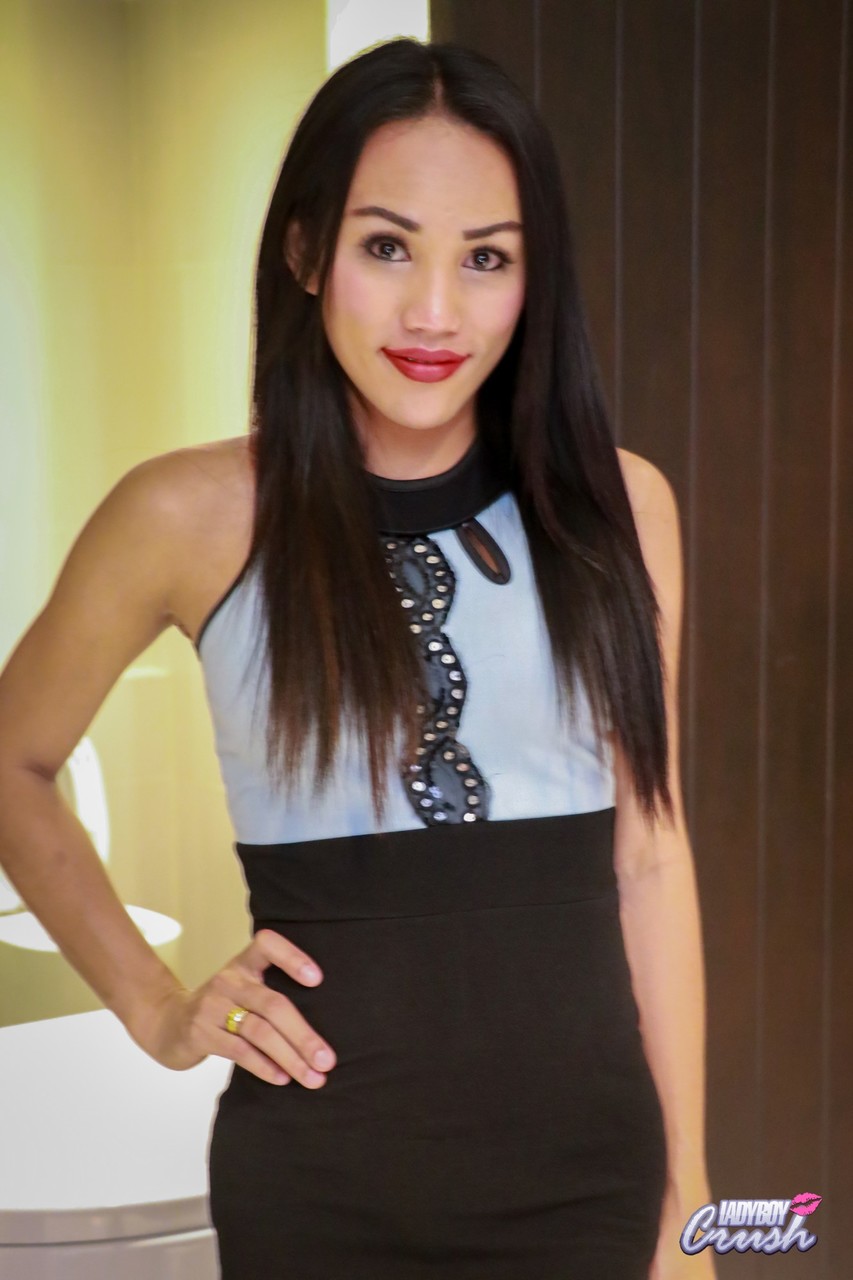 Alluring Smiley Joy Sheds Classy Dress To Reveal Big Balls In Bathroom