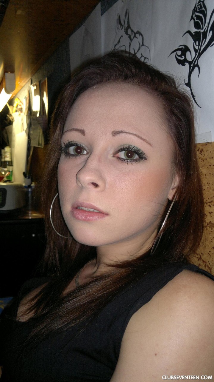 Naomi 裸のXXX クラブセブンティーンで