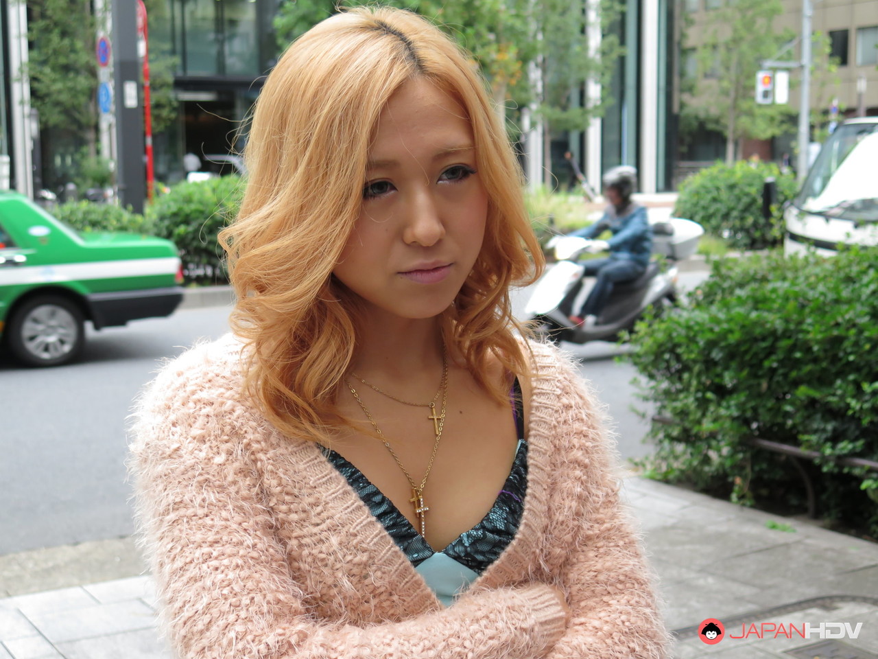 日本熟女早川玛丽展示大屁股并被深插