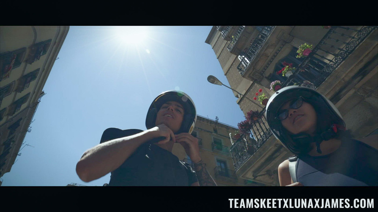 ルナXがバックで犯され中出しされる、可愛い10代の彼女